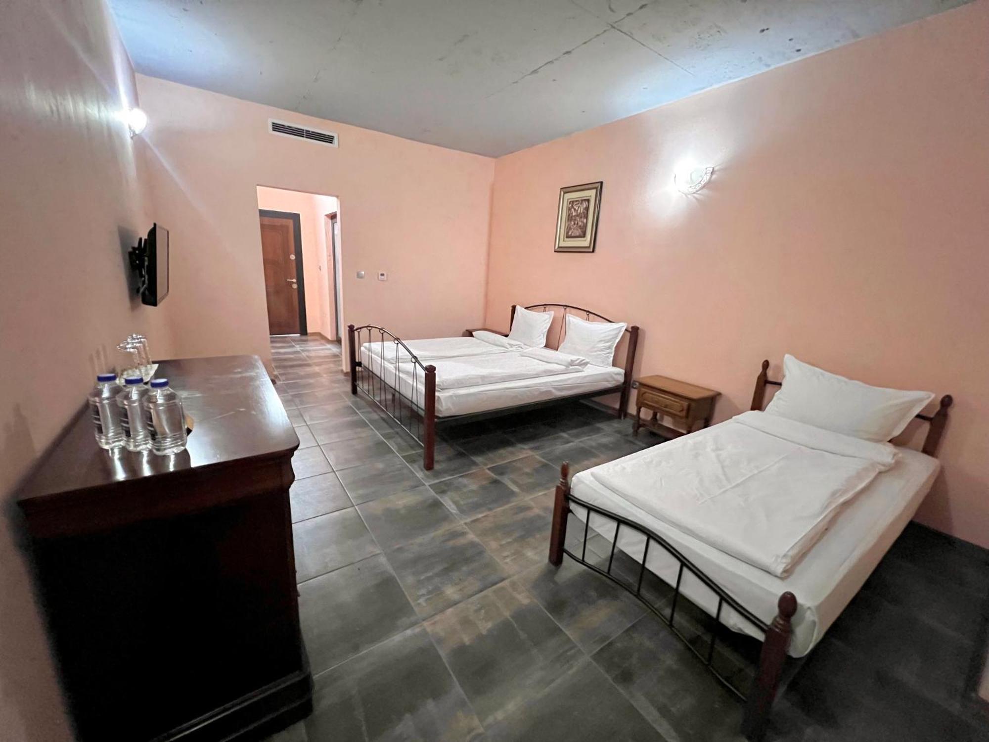 Хотел Антик Pernik Buitenkant foto